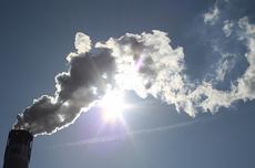 Wolken und Aerosole beeinflussen die Sonneneinstrahlung auf die Erdoberfläche und somit auch das Klima. (Bild: flickr/Schrottie)