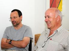 Die «Erfinder» der äusserst erfolgreichen Fokusprojekte: Lino Guzzella (links) und Roland Siegwart, Professoren am Departement für Maschinenbau und Verfahrenstechnik. (Bild: Thomas Langholz/ETH Zürich)