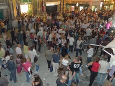 Auf einem Volksfest wie der «Notte Bianca» auf Malta wollen die ETH-Forscher das Gruppenverhalten von rund 1000 Besuchern per Sensoren erfassen. (Bild: ETH Zürich)