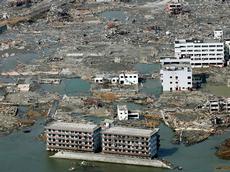 Nur wenige Gebäude hielten dem zerstörenden Tsunami in Japan am 11. März stand. (Bild: Keystone)