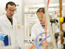 Von der Innovation zur Anwendung: Die ETH Zürich arbeitet in der Materialforschung mit dem Chemiekonzern BASF zusammen (Bild: Gerry Amstutz / ETH Zürich).