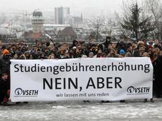 Rund 250 Studierende protestierten auf der Polyterasse – gegen 250 waren es auf dem Hönggerberg (Bild: Thomas Langholz / ETH Zürich)
