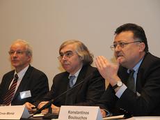 Ralph Eichler, ETH-Präsident, Ernest J. Moniz, MIT Energy Initiative und Konstantinos Boulouchos, Leiter des „Energy Science Centers“ der ETH Zürich am AGS-Meeting.