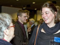 Masters student Sinner in conversation with a sponsor. (Picture: Oliver Bartenschlager/ETH Zürich)