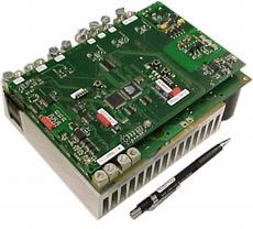 The new, compact converter system integrates a DC/DC converter and an inverter, and integrates the drive motor magnetically and electrically in both functions.