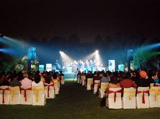 Die ETH Big Band bei ihrem ersten Konzert in der Schweizerischen Botschaft im indischen Delhi, das ein voller Erfolg war. (Bild: ETH Zürich)