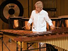 Das AOZ führt ein Werk des brasilianischen Marimba-Virtuosen Ney Rosauro auf. (Bild: www.neyrosauro.com)